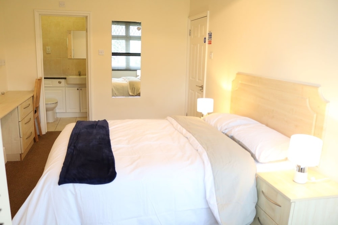Imagen de la habitación del Hotel Right Stays. Foto 4