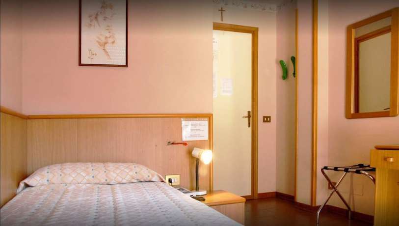 Imagen de la habitación del Hotel Rigoletto. Foto 10