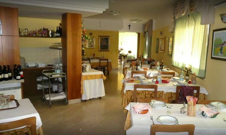 Imagen del bar/restaurante del Hotel Rigoletto. Foto 5