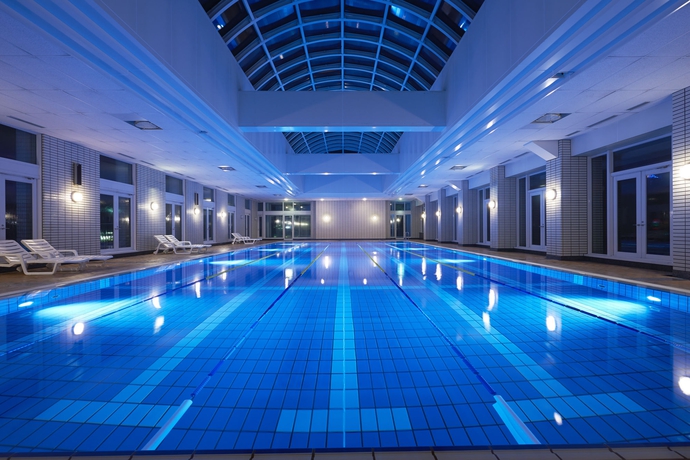 Imagen de la piscina del Hotel Rihga Royal Kokura. Foto 15