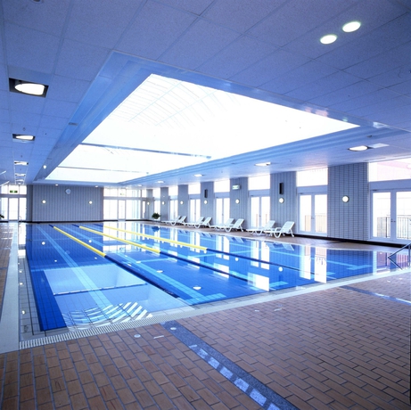 Imagen de la piscina del Hotel Rihga Royal Kokura. Foto 16