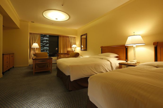 Imagen de la habitación del Hotel Rihga Royal Osaka. Foto 8