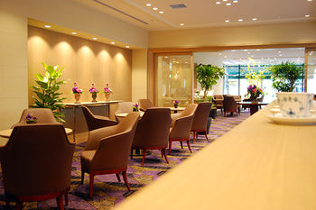 Imagen del bar/restaurante del Hotel Rihga Zest Takamatsu. Foto 2