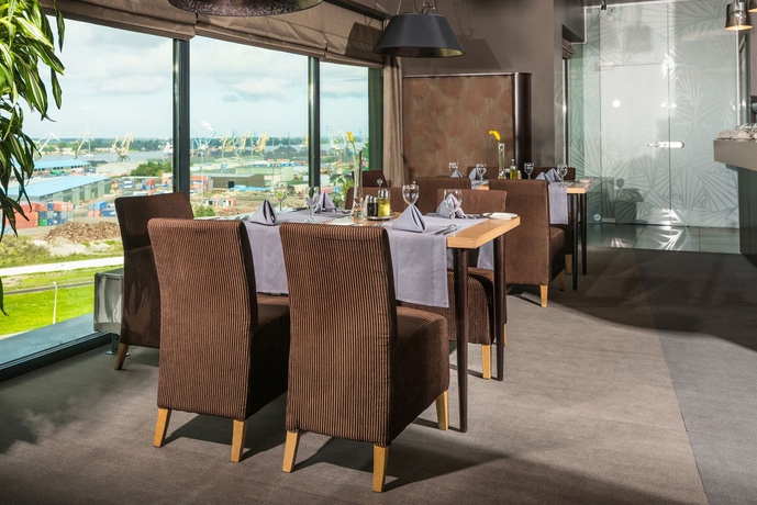 Imagen del bar/restaurante del Hotel Rija Port Riga. Foto 3