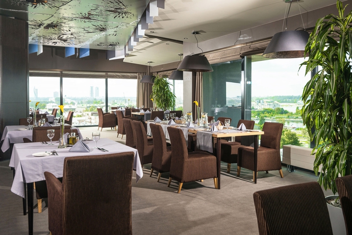 Imagen del bar/restaurante del Hotel Rija Port Riga. Foto 4