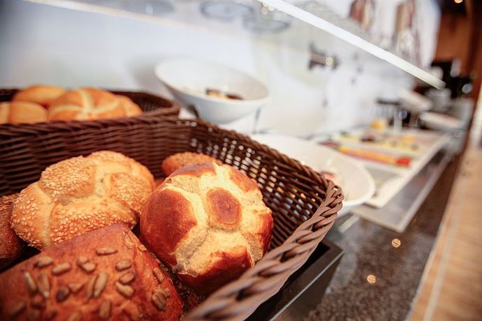 Imagen de la habitación del Hotel Riku Neu-ulm. Foto 13