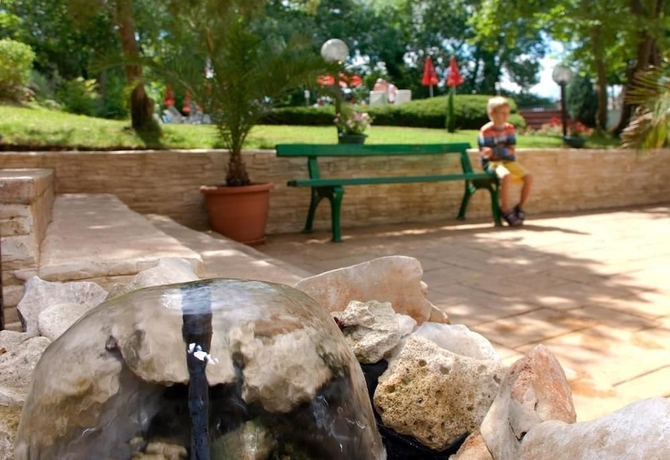 Imagen de los interiores del Hotel Rilena. Foto 15