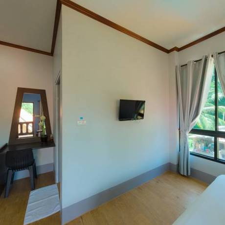 Imagen de la habitación del Hotel Rim Khao Resort. Foto 2