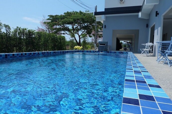 Imagen de la piscina del Hotel Rim Nam Riva Resort. Foto 23