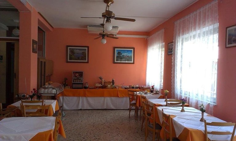 Imagen del bar/restaurante del Hotel Rimini, Rimini. Foto 3