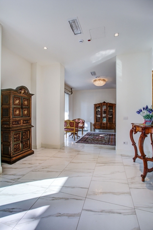 Imagen de los interiores del Hotel Rimini Suite. Foto 14