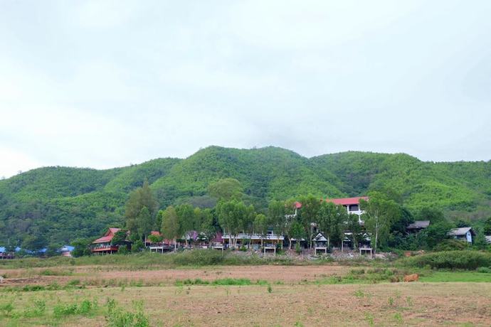 Imagen de los exteriores del Hotel Rimkaeng Resort. Foto 16