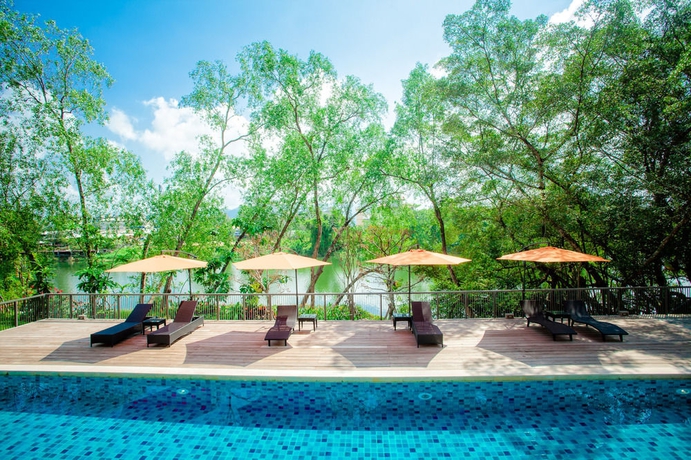 Imagen de la piscina del Hotel Rimnaam Klangchan. Foto 12