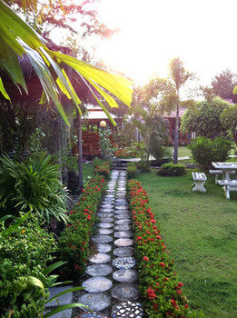 Imagen de los exteriores del Hotel Rimpu Hill Resort. Foto 13