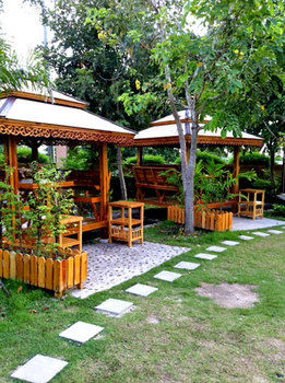 Imagen de los exteriores del Hotel Rimpu Hill Resort. Foto 15