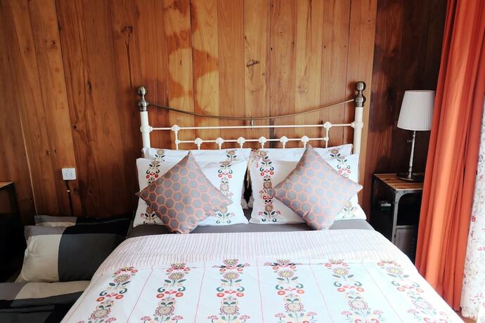 Imagen de la habitación del Hotel Rimrabeang Amphawa Cafe and Suite. Foto 19