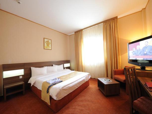 Imagen de la habitación del Hotel Rin Airport. Foto 4