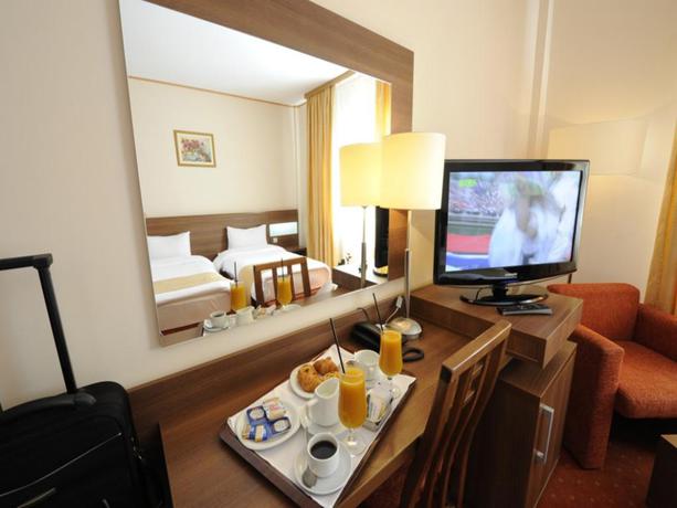 Imagen de la habitación del Hotel Rin Airport. Foto 5