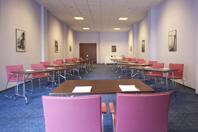 Imagen de los interiores del Hotel Rin Airport. Foto 10