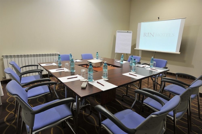 Imagen de los interiores del Hotel Rin Central. Foto 10