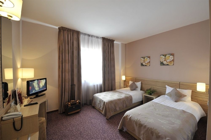 Imagen de la habitación del Hotel Rin Central. Foto 4