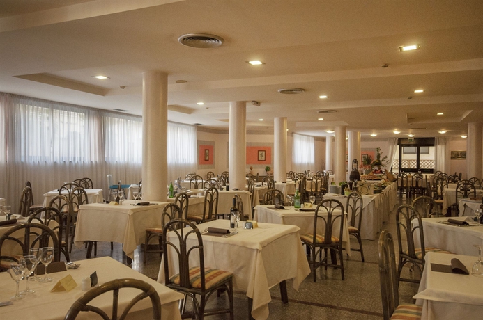 Imagen del bar/restaurante del Hotel Rina, Alghero. Foto 3