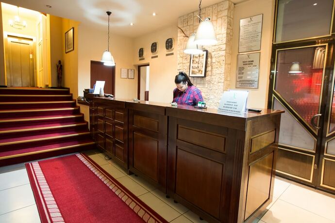 Imagen general del Hotel Rina Cerbul. Foto 5