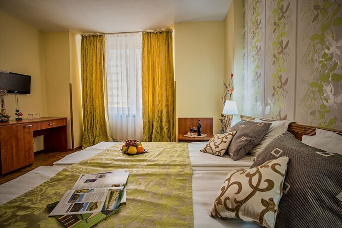 Imagen general del Hotel Rina Cerbul. Foto 9