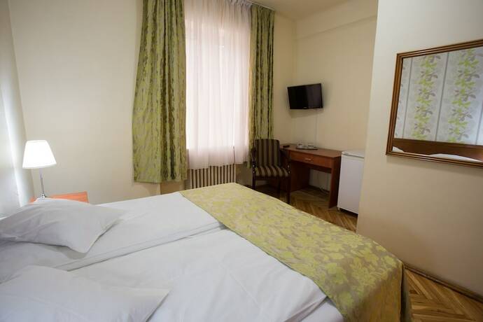 Imagen general del Hotel Rina Cerbul. Foto 10