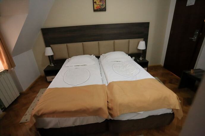 Imagen general del Hotel Rina Cerbul. Foto 12