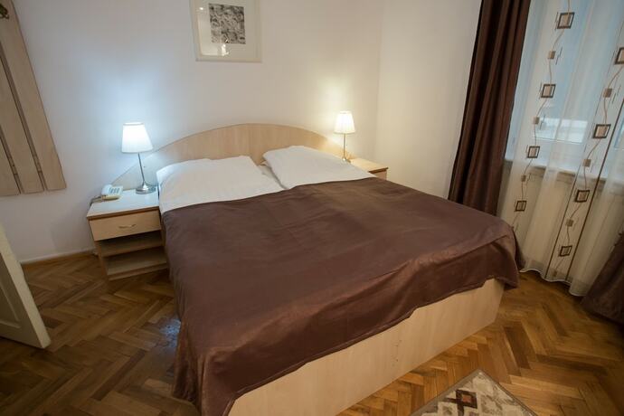 Imagen general del Hotel Rina Cerbul. Foto 14