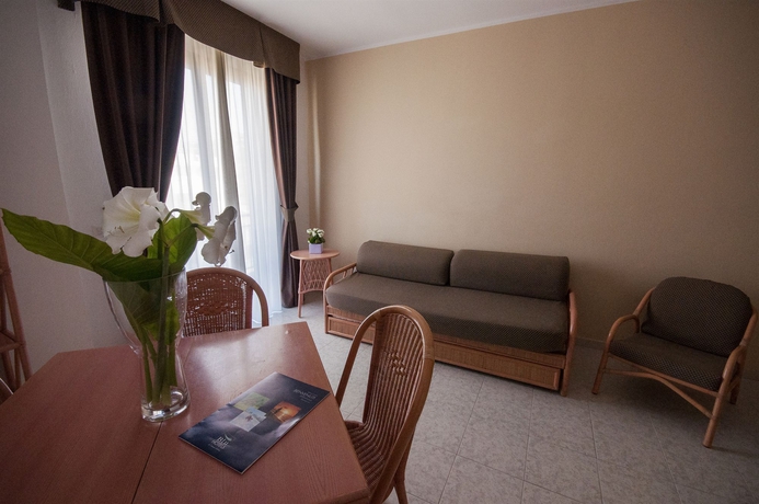 Imagen de la habitación del Hotel Rina. Foto 10