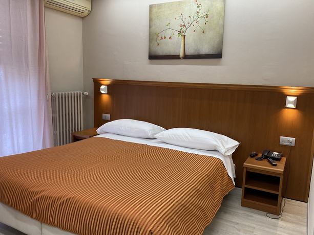 Imagen de la habitación del Hotel Rinaldo Apartments. Foto 11