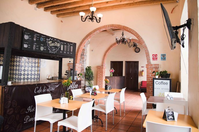 Imagen del bar/restaurante del Hotel Rinc&oacute;n Poblano. Foto 9