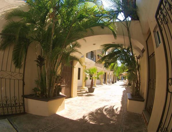 Imagen de los exteriores del Hotel Rincon Real. Foto 15