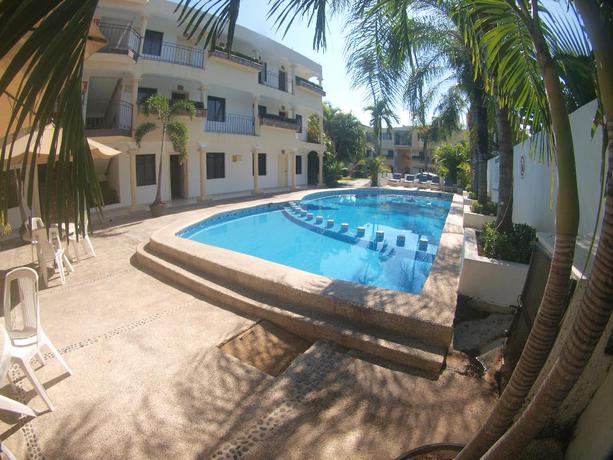 Imagen de la piscina del Hotel Rincon Real. Foto 17