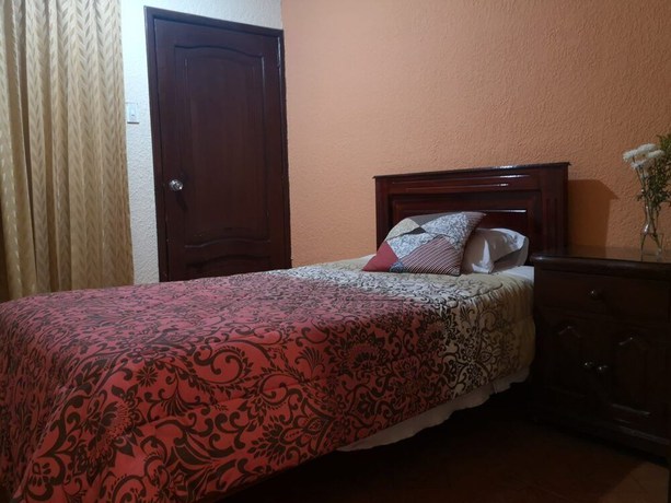 Imagen de la habitación del Hotel Rincon de la Alameda. Foto 4