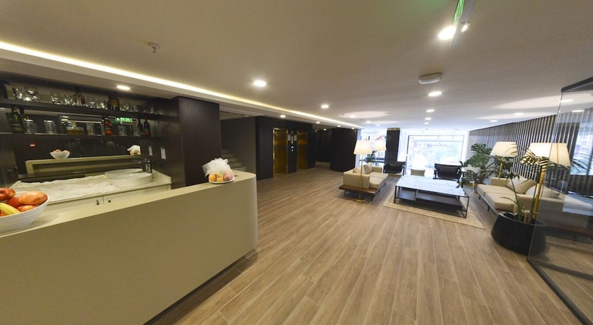 Imagen de los interiores del Hotel Ring Downtown. Foto 8