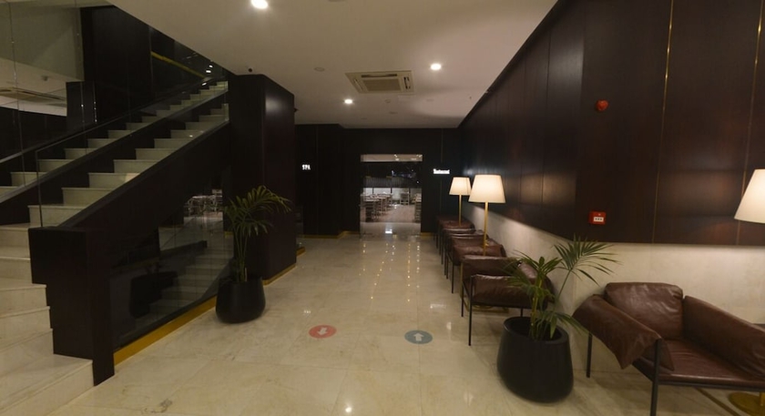 Imagen de los interiores del Hotel Ring Downtown. Foto 19