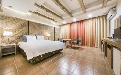 Imagen general del Hotel Ring In Nivelungen. Foto 18