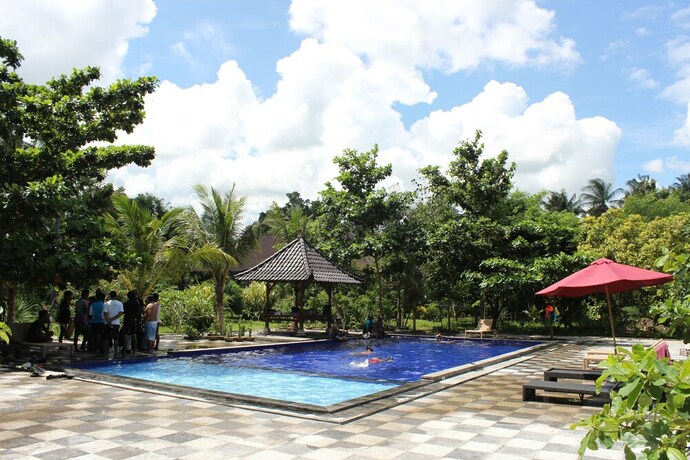 Imagen de la piscina del Hotel Ring Sameton Resort. Foto 37