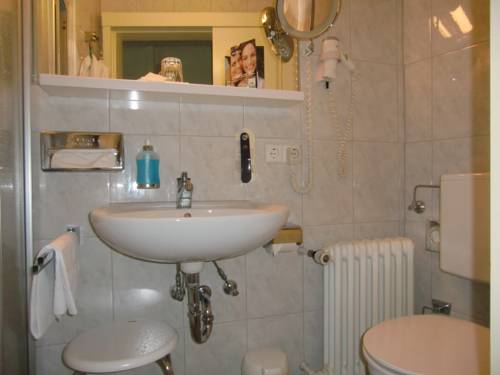 Imagen de la habitación del Hotel Ringhotel Winzerhof. Foto 5