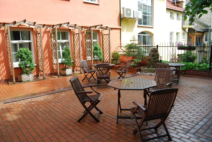 Imagen de los exteriores del Hotel Rinno. Foto 9