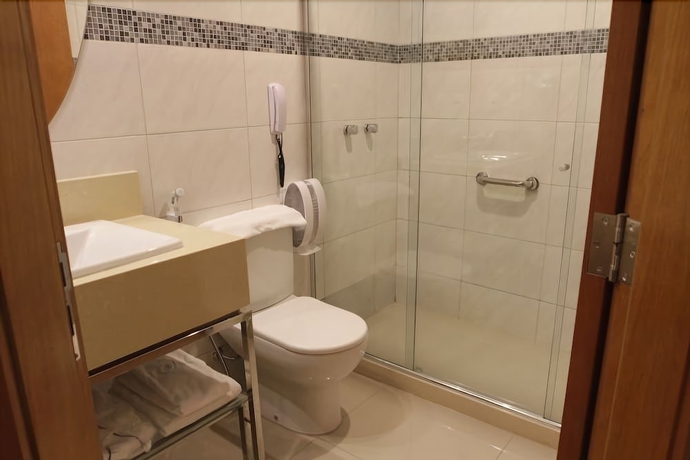 Imagen de la habitación del Hotel Rio Aeroporto Galeão. Foto 2