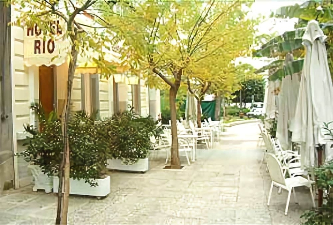 Imagen de los exteriores del Hotel Rio Athens. Foto 17