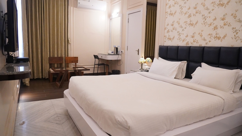 Imagen de la habitación del Hotel Rio Benaras. Foto 6