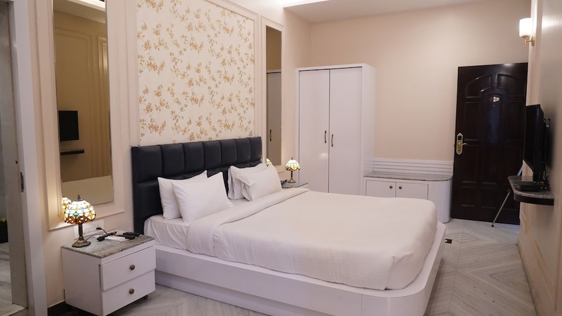 Imagen de la habitación del Hotel Rio Benaras. Foto 10