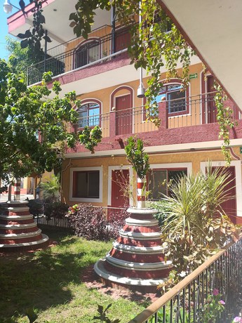 Imagen de los exteriores del Hotel Rio Colima. Foto 18