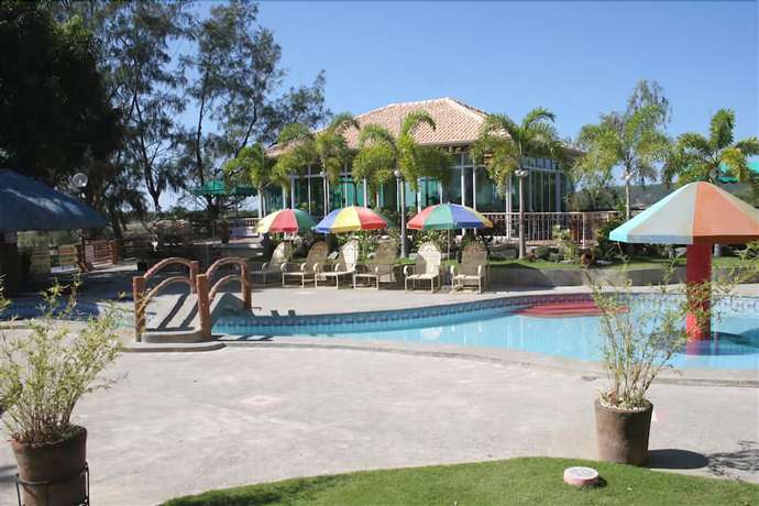 Imagen de la piscina del Hotel Rio Grande De Laoag Resort. Foto 14