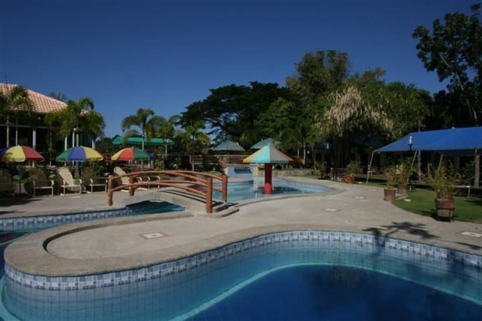 Imagen de la piscina del Hotel Rio Grande De Laoag Resort. Foto 15